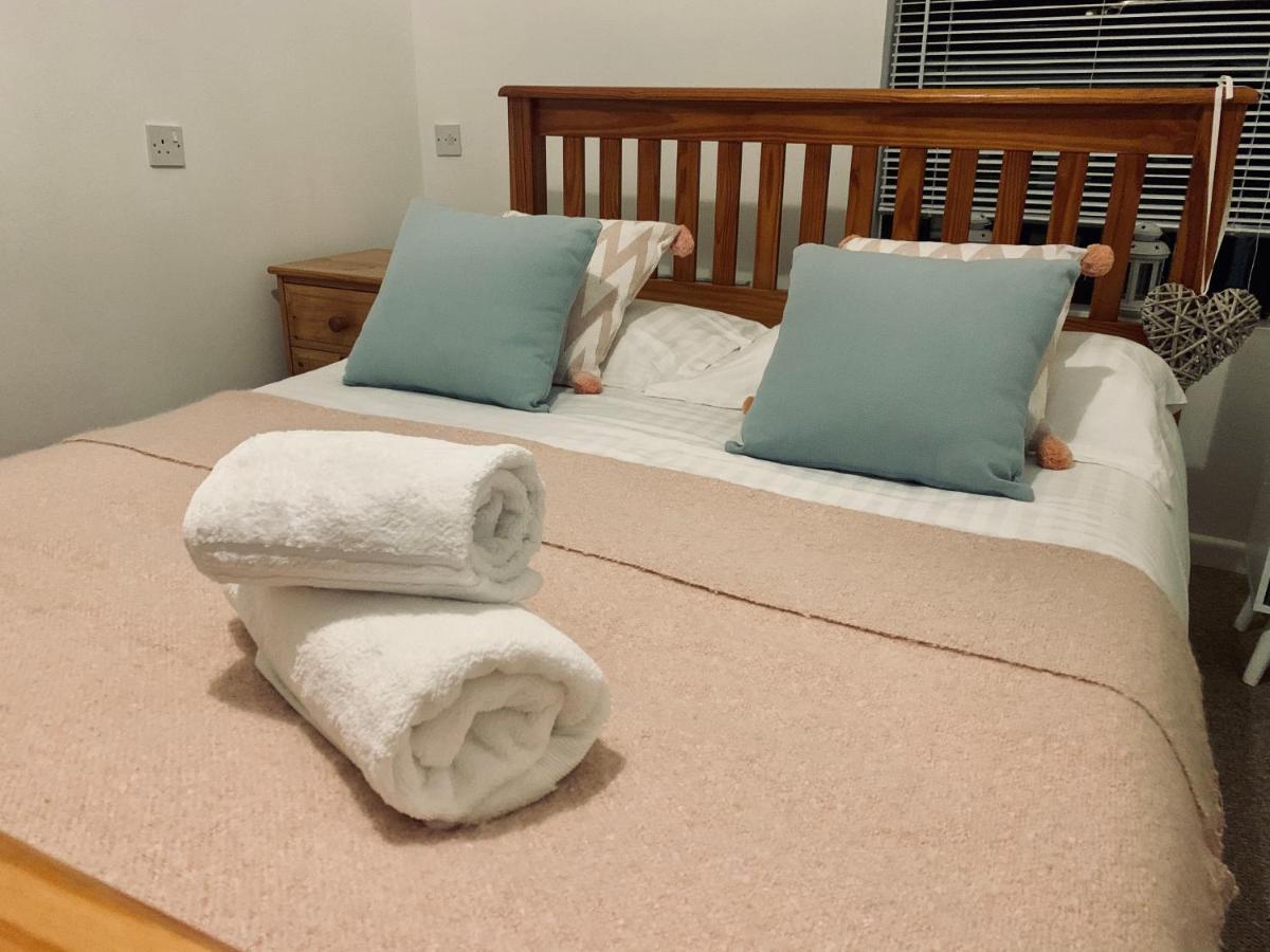 Cosy Rooms In 汤顿 外观 照片